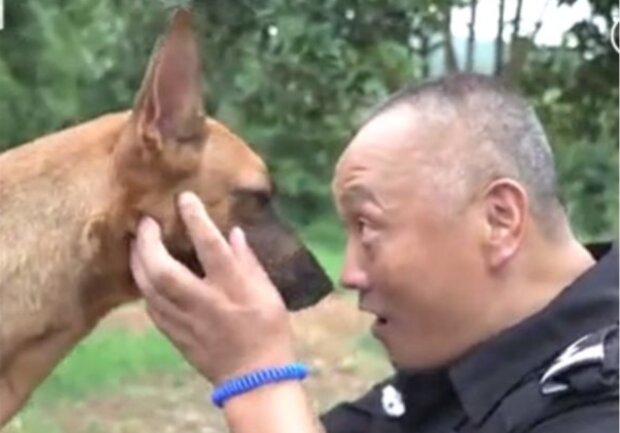 Bai und sein Hund. Quelle: Screenshot Youtube