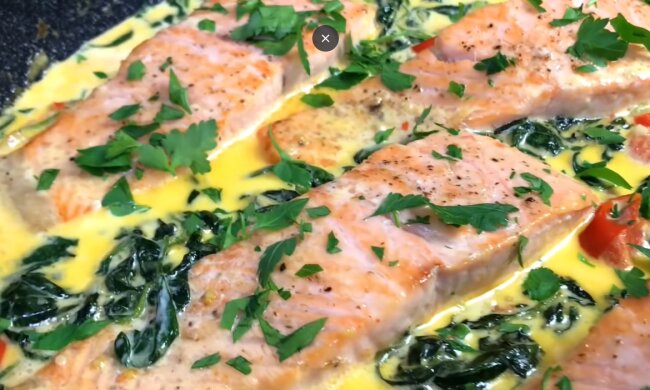 Rezept für Lachs in cremiger Sahnesauce. Quelle:Youtube Screenshot