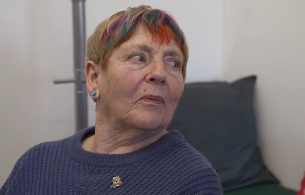 Rentnerin Theresa über ihren harten Alltag. Quelle: Youtube Screenshot