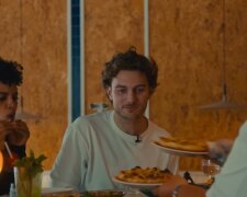 „Bestraft, weil wir unseren Teller nicht leer gegessen haben“: Junges Paar erlebt Restaurantärger