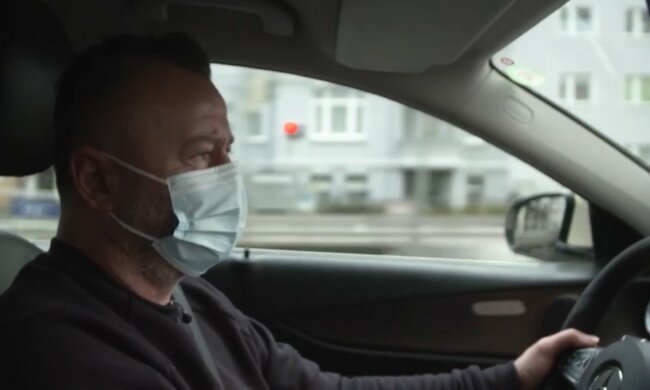 Verantwortungsvoller und ehrlicher Taxifahrer