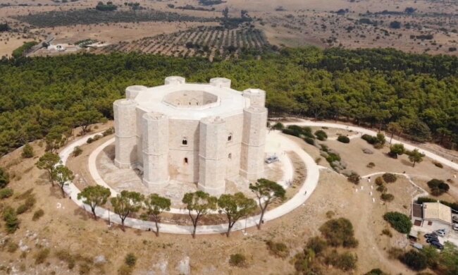 Burg. Quelle: Youtube Screenshot