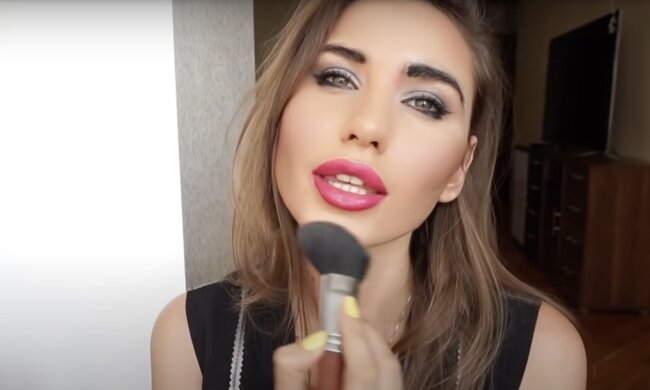 Make-up. Quelle: Screenshot YouTube