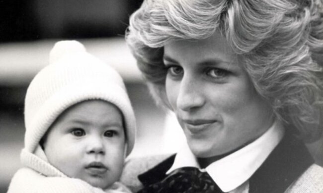 Fürsorgliche Prinzessin kümmerte sich um ihren Sohn. Quelle: Screenshot YouTube