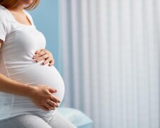 Eine Frau wollte ein gesundes Baby zur Welt bringen und ging ein Risiko ein: wie sich ihr Schicksal entwickelte