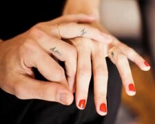 Warum verliebte Paare ein Tattoo anstelle eines Eherings bekommen