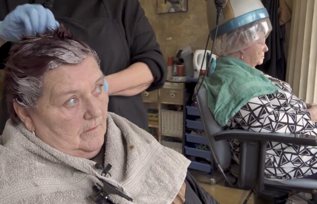 Trinkgeld für Kellner, nicht für Friseure. Quelle: Youtube Screenshot