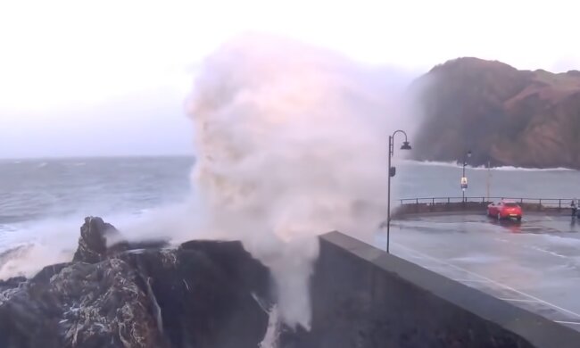 Große Welle. Quelle: YouTube Screenshot