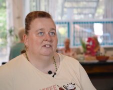 „Man gewöhnt sich ans Weniger“ – Eveline über das Leben mit wenig Geld. Quelle: Youtube Screenshot