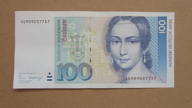 1970 tankte man mit 100 Mark voll: heute reicht’s kaum für den halben Tank