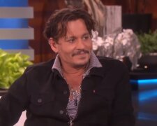 "Ich habe Karies und es ist okay": warum Johnny Depp seine Zähne nicht behandeln lässt