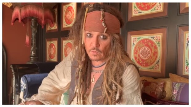 Johnny Depp als Kapitän Jack Sparrow.  Quelle: Screenshot YouTube