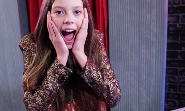 Ein 13-jähriges Mädchen hatte Angst vor der Bühne, aber als es sang, klatschte der ganze Saal