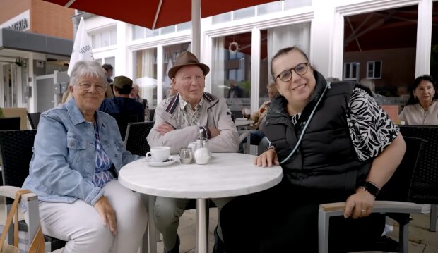 Bares Dankeschön oder überholte Tradition? Quelle: Youtube Screenshot