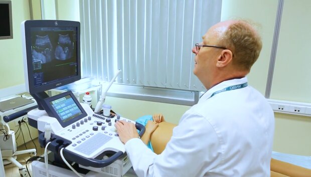 Auf dem Ultraschallbild der Schwangeren haben die Ärzte nichts bemerkt: Der werdende Vater hat bei genauerem Hinsehen ein Zeichen gesehen