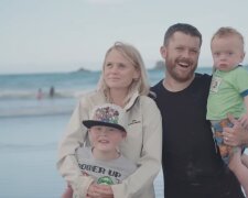Sie hört ihr Lachen, spürt ihre Nähe: doch sie wird ihre Kinder nie sehen können