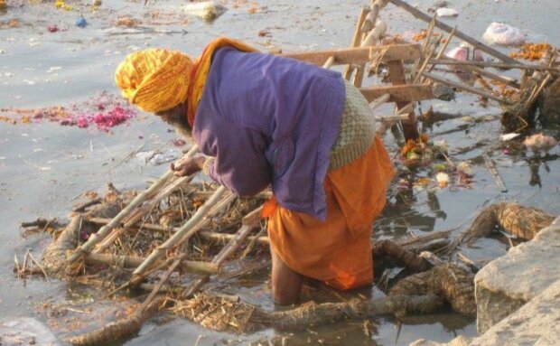 Die Natur ist ihnen egal: warum die Indianer den Ganges so sehr verschmutzen