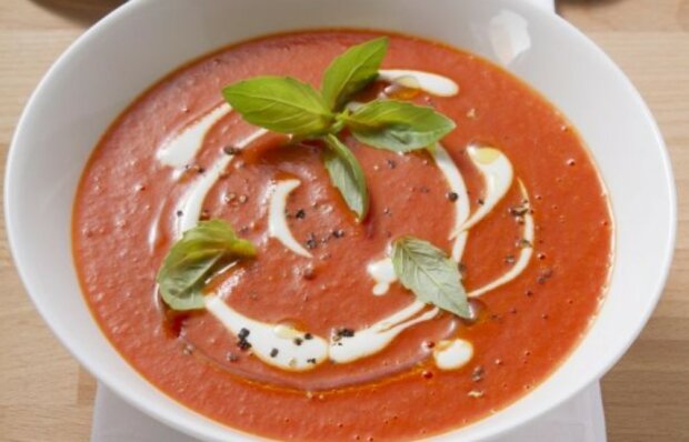 Einfaches sommerliches Rezept: feine toskanische Tomatensuppe. Uberalles