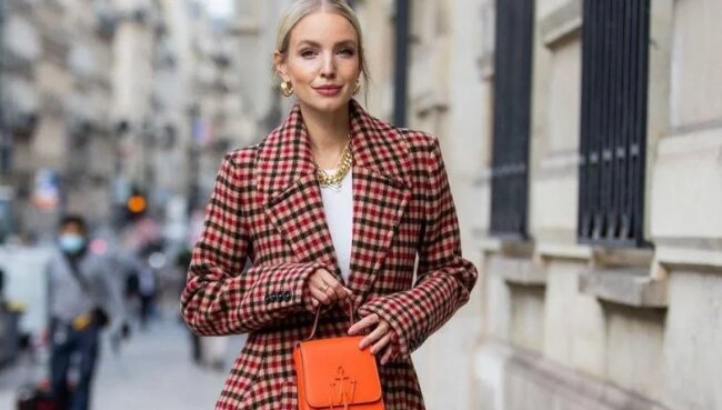 Für kaltes Wetter: Experten erklärten, wie man die Herbst-Winter-Garderobe abwechslungsreicher gestalten kann