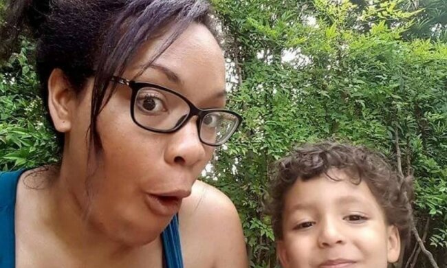 "Er muss das nicht machen": die Mutter verteidigte das Recht ihres Sohnes, Spielzeuge mit anderen Kindern nicht zu teilen