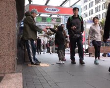 Zwischen Armut und Einnahmen. Quelle: Youtube Screenshot