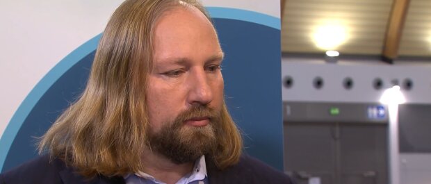 Hofreiter kündigt Widerstand gegen Angreifer an. Quelle: Youtube Screenshot