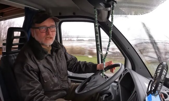 Lkw-Fahrer fordert faire Bezahlung. Quelle: Youtube Screenshot