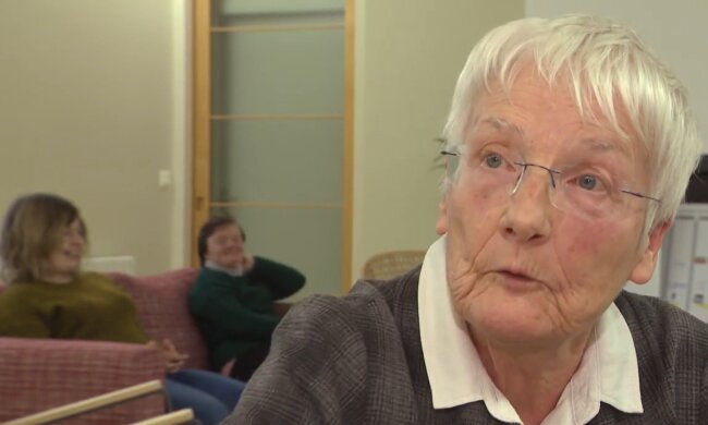 Rentenknappheit bedroht Seniorinnen. Quelle: Youtube Screenshot