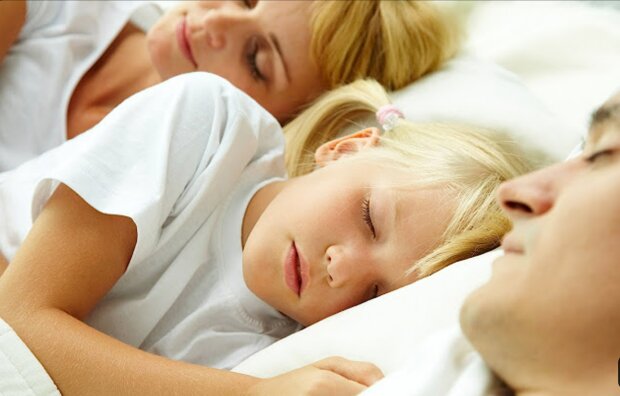 Debatte über das Zusammenschlafen mit Kindern. Quelle: Screenshot YouTube