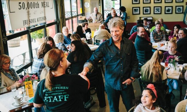 John Bon Jovi eröffnete ein Restaurant, in dem man kostenlos essen kann