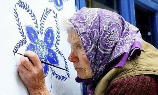 Wie malt die 92-jährige Künstlerin die Mauern einer ganzen Stadt