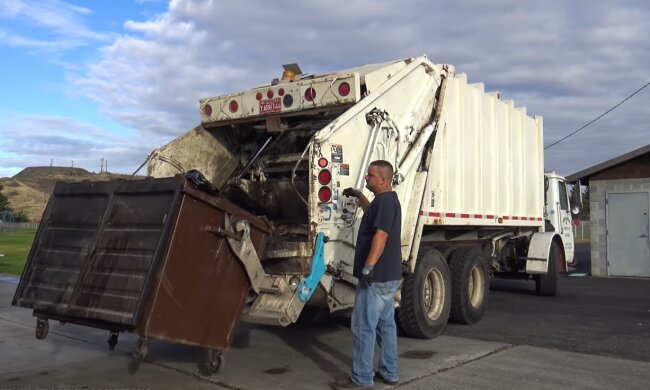 Ungeklärte Handlungen eines Nachbarn. Quelle: Youtube Screenshot