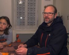 "Kindheit ohne Papa": Wenn Liebe den Lohn ersetzt