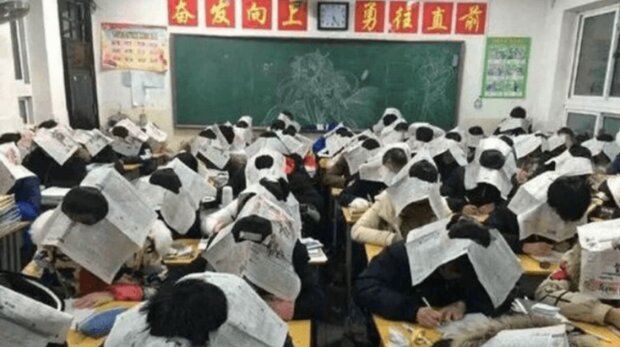 Niemand kann von dem Studium wegkommen: Das Betrügen von Prüfungen kann in China eine Straftat sein