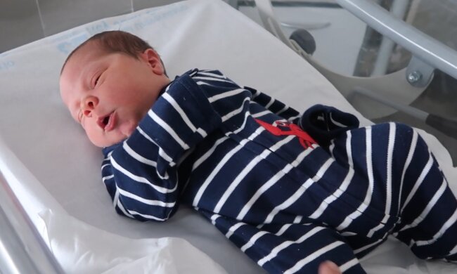 Neugeborenes. Quelle: YouTube Screenshot