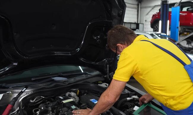 34.000 Euro brutto im Jahr: Warum Kfz-Mechatroniker mehr verdienen müssten