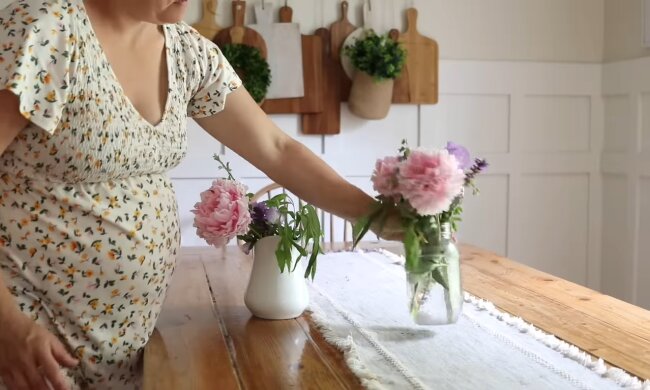 Die Schwangere, der Preisnachlass und das Kinderbekleidungsgeschäft. Quelle: Youtube Screenshot