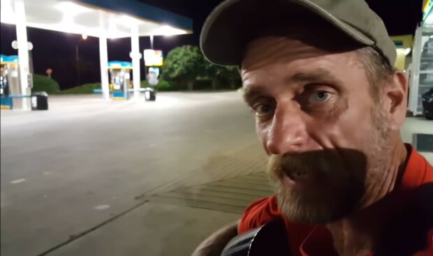 Der Obdachlose. Quelle: Youtube Screeshot