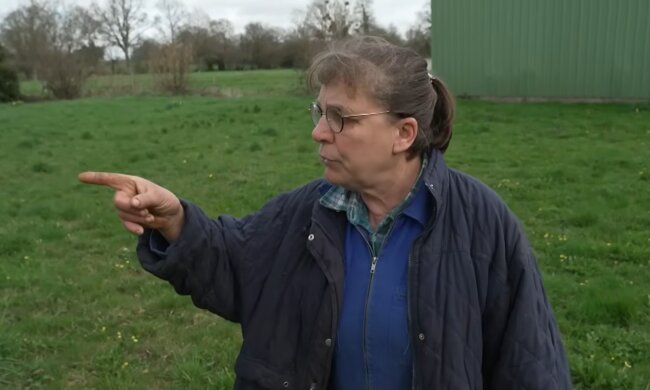 Diane verteidigt ihr Territorium. Quelle: Youtube Screenshot