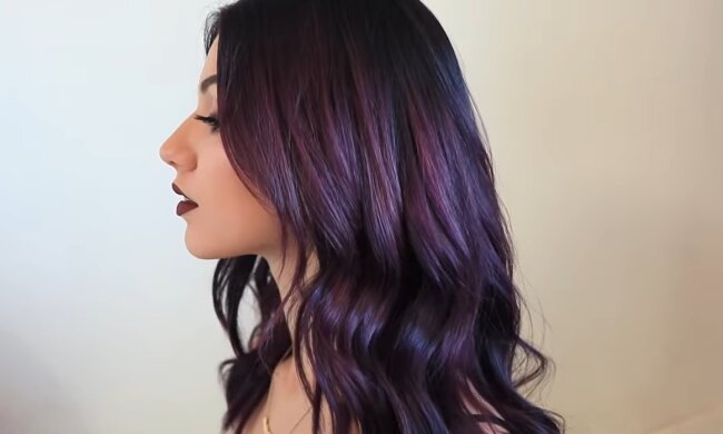 Frau wusch sich für ein Experiment 100 Tage lang nicht die Haare. Quelle: Youtube Screenshot