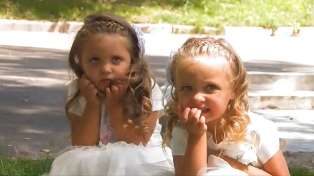 Kinder bei der Hochzeit (Symbolbild). Quelle: Youtube Screenshot