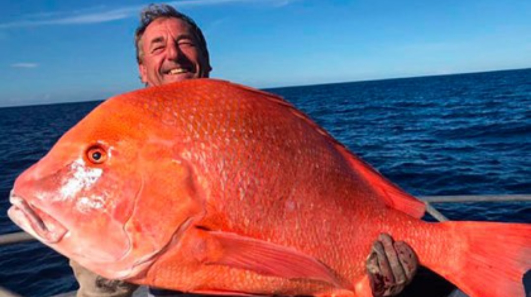 Der Mann fing den größten Fisch seines Lebens und musste davon ablegen