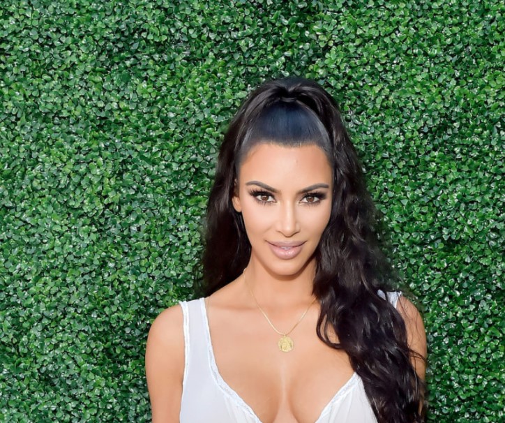 “Wie ein gewöhnlicher Mensch” Kim Kardashian zeigte sich ungeschmink. Uberalles “Wie ein gewöhnlicher Mensch” Kim Kardashian zeigte sich ungeschmink. Uberalles