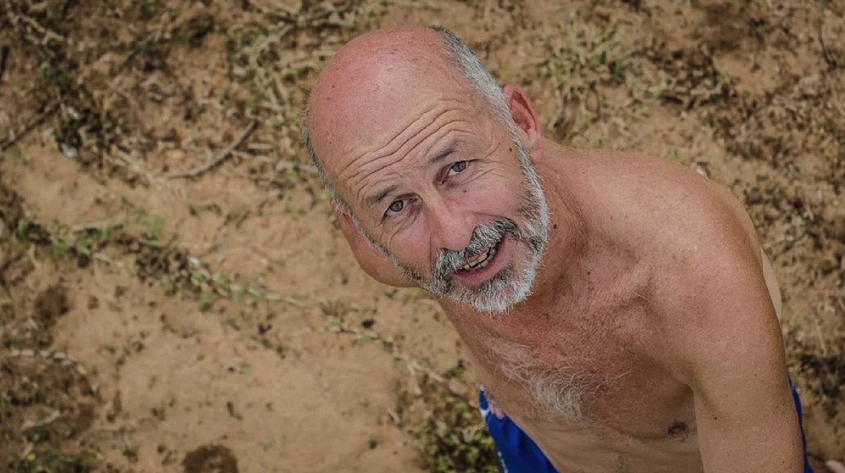 Er War Der Weißeste Mann Am Strand