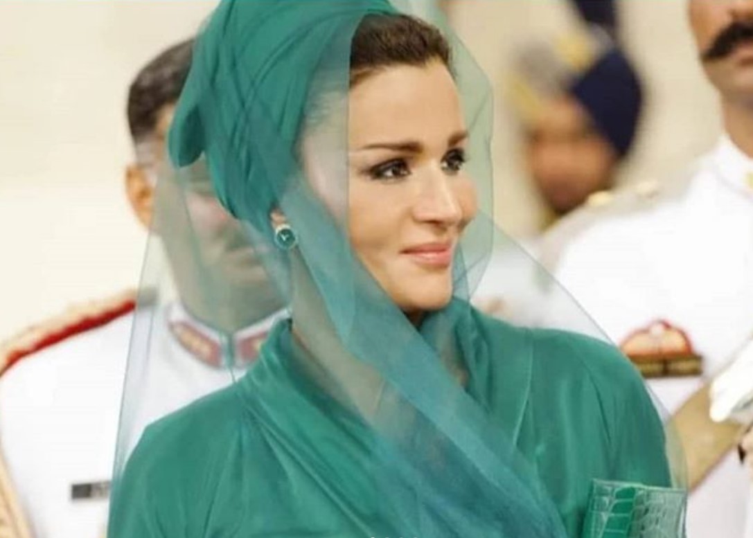 Scheicha Mozah wie die zweite von drei Ehefrauen zur First Lady von Katar wurde. Uberalles Scheicha Mozah wie die zweite von drei Ehefrauen zur First Lady von Katar wurde. Uberalles
