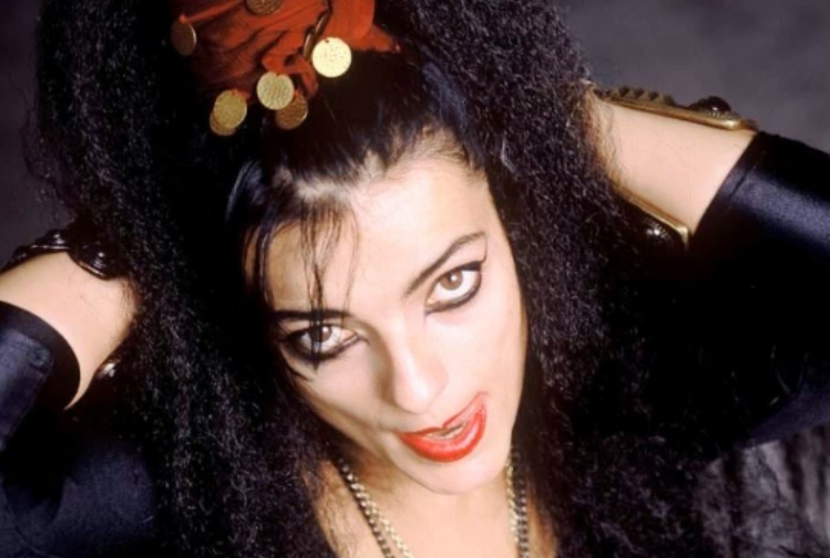 Warum Hat Nina Hagen So Eine Raue Stimme Warum die deutsche Punk-Ikone Nina Hagen als ein Vorbild geworden ist