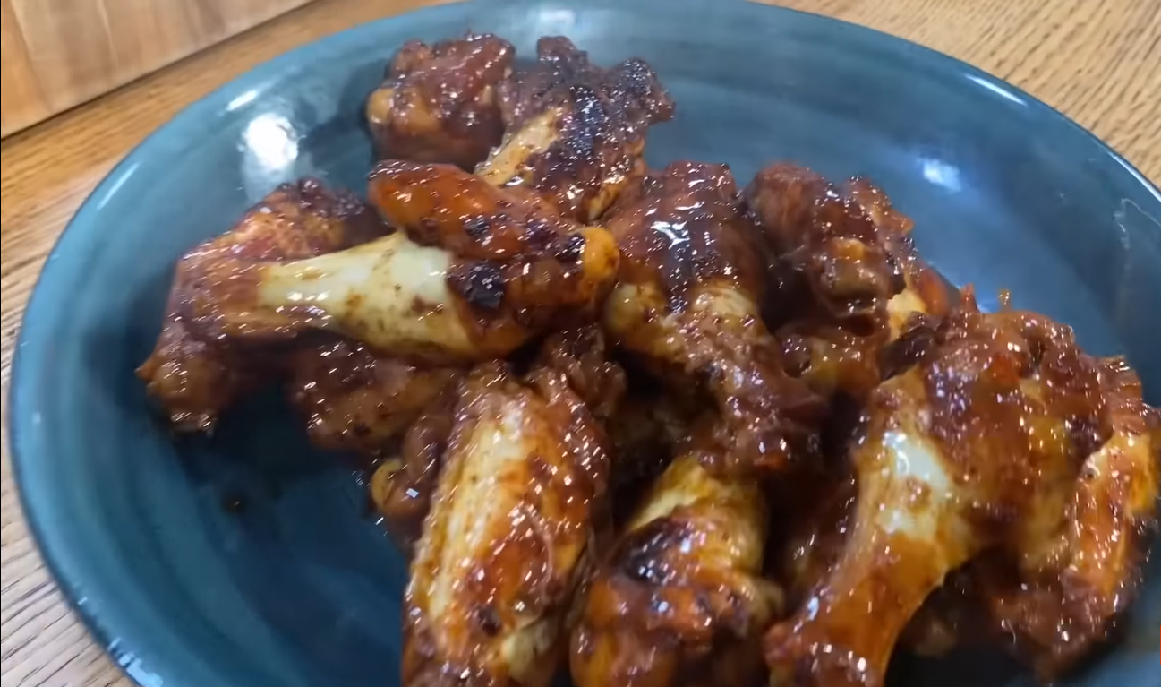 Süß, würzig und einfach: Leckere Chicken Wings selbst gemacht. Uberalles